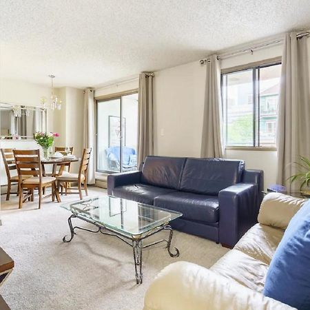 Entire Condo Downtown, Walk To Bmo & Stampede, Parking, 1,5 Hrs To Banff YYC Kültér fotó