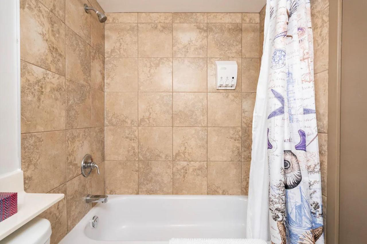 Entire Condo Downtown, Walk To Bmo & Stampede, Parking, 1,5 Hrs To Banff YYC Kültér fotó