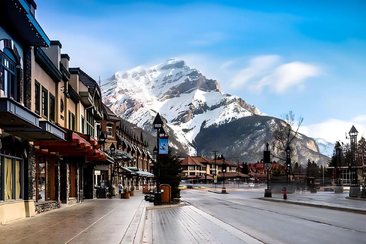 Entire Condo Downtown, Walk To Bmo & Stampede, Parking, 1,5 Hrs To Banff YYC Kültér fotó